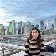 Profesora de apoyo escolar especializado en clases de idiomas para niños de forma presencial